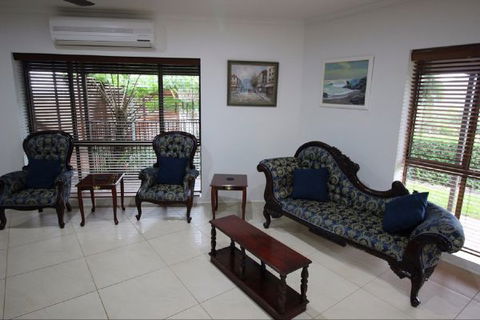 3 Bedroom Holiday House - Geraldton Accommodation 2